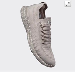 Men’s APL Techloom Breeze Size 9.5